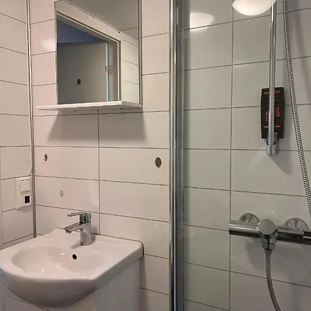 Feelhome Small 1 Bedroom Polar Vegen *