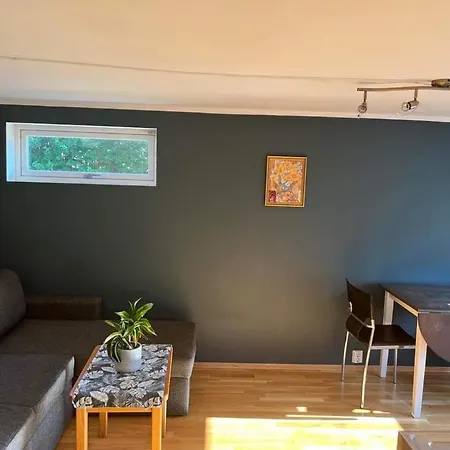 Feelhome Small 1 Bedroom Polar Vegen